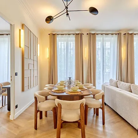 Apartment Luxurious Ac Beaubourg Le Marais Paris